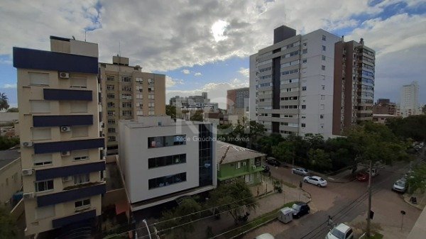 Apartamento à venda com 2 quartos, 77m² - Foto 28